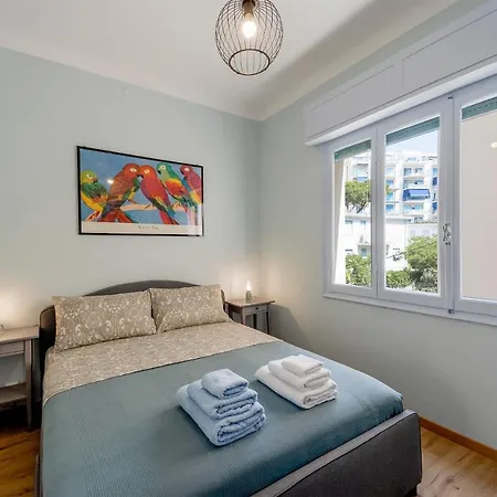 Apartment Guesthost - Foce Charming Seaview Flat *