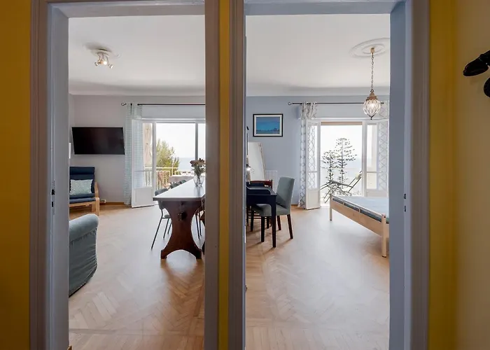 Guesthost - Foce Charming Seaview Flat Apartmán *