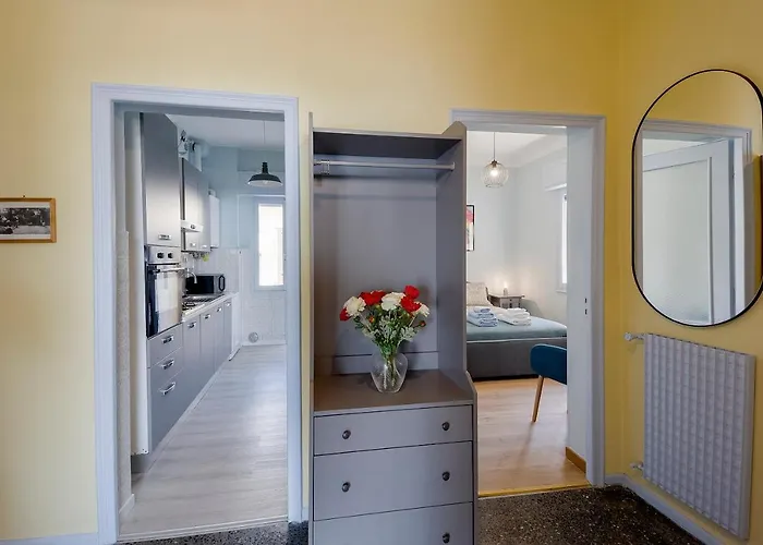 Apartamento Guesthost - Foce Charming Seaview Flat *