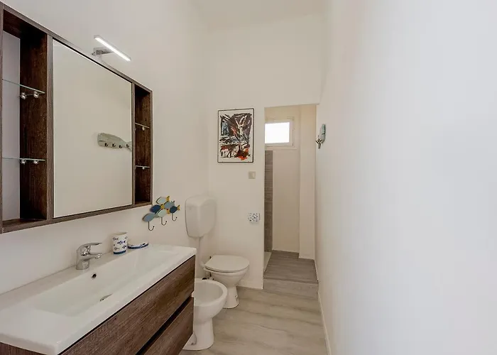 Apartmán Guesthost - Foce Charming Seaview Flat