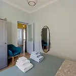 Apartament Guesthost - Foce Charming Seaview Flat
