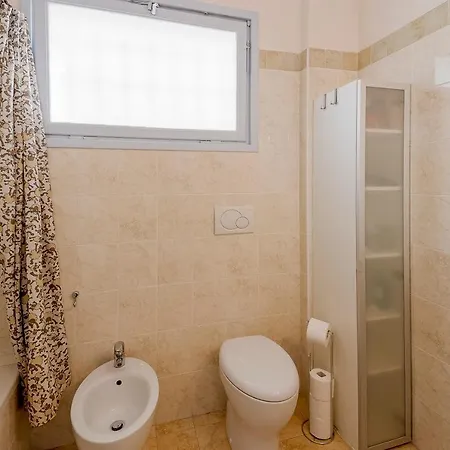 Guesthost - Foce Charming Seaview Flat Апартаменты Санремо