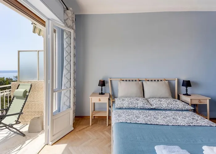 Guesthost - Foce Charming Seaview Flat Апартаменты Санремо